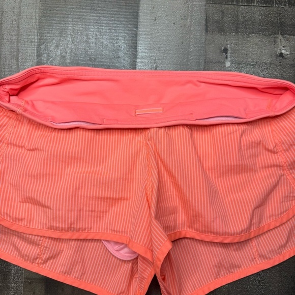 Lululemon Athletica Coral Run Speed Up Shorts with Lightweight Fabric size 8 - Picture 10 of 13